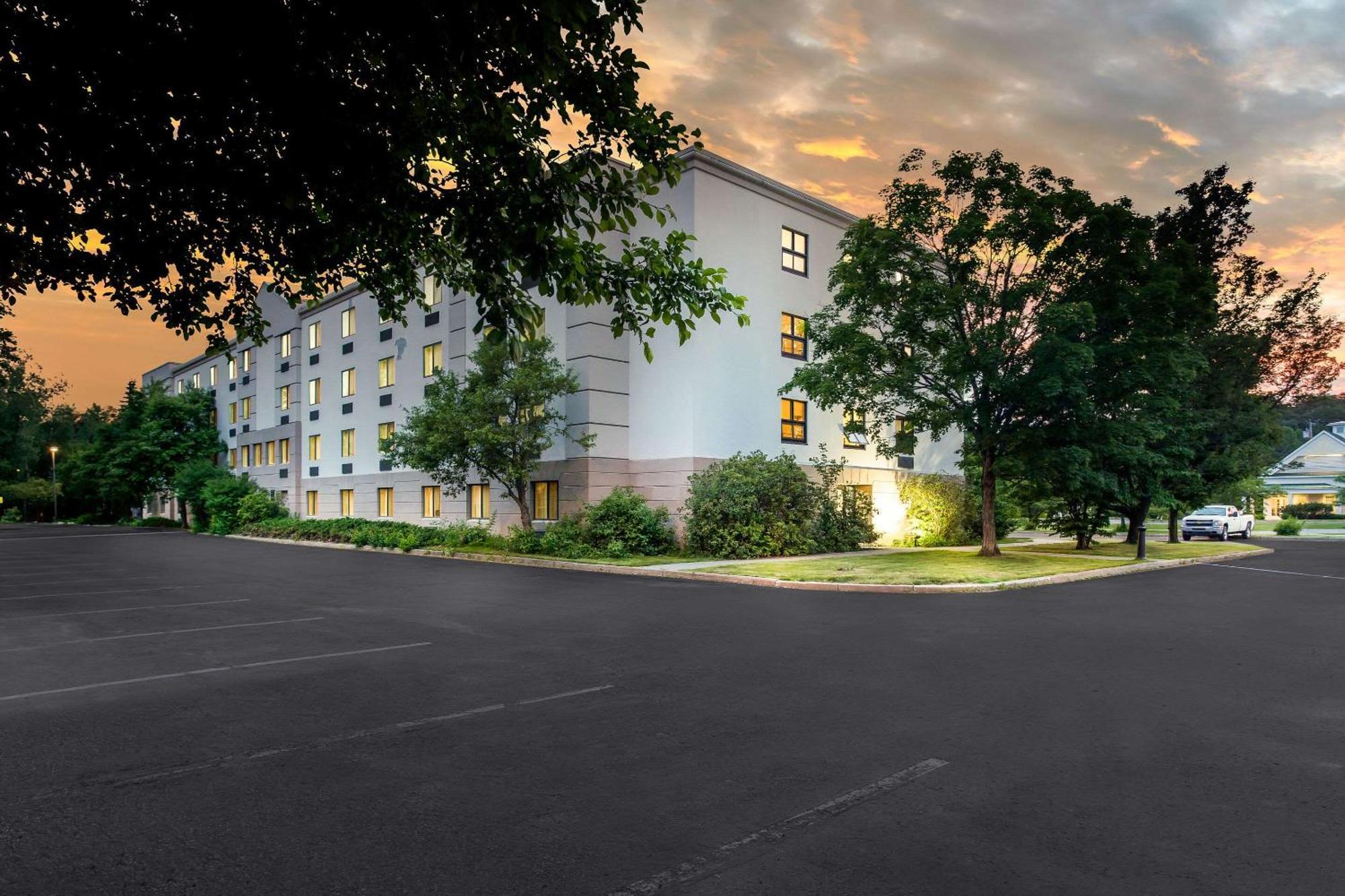 Comfort Inn White River Junction Exterior photo