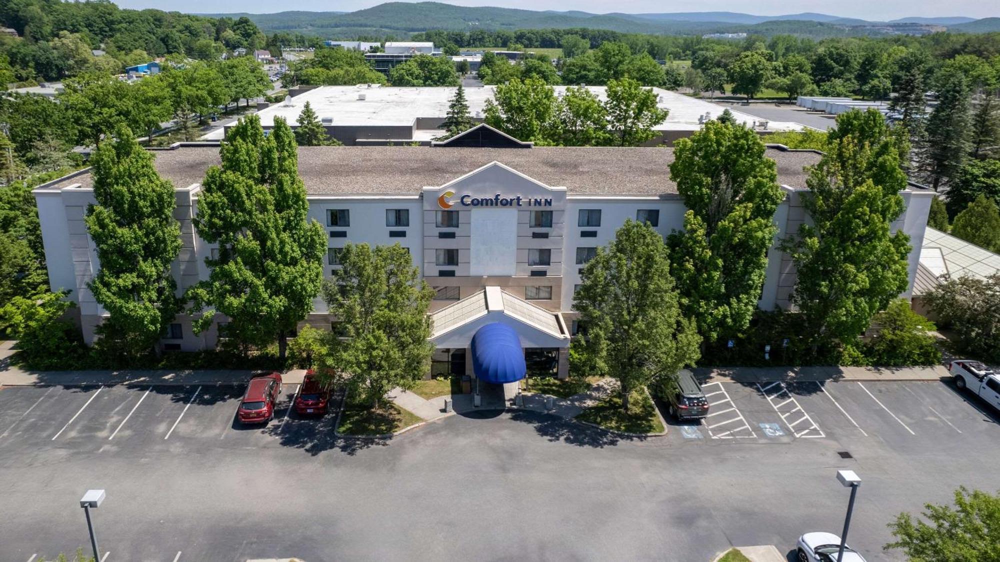 Comfort Inn White River Junction Exterior photo