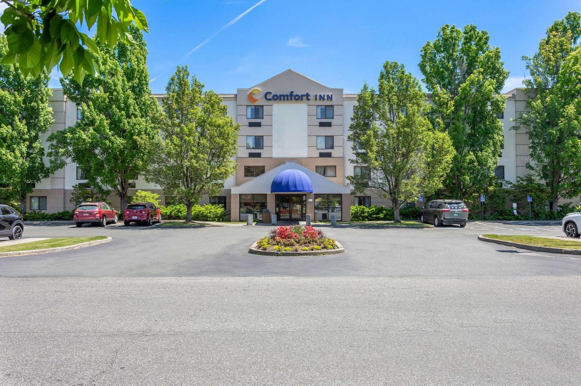 Comfort Inn White River Junction Exterior photo